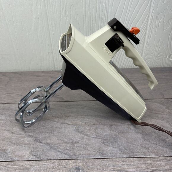 Vintage Sunbeam Heavy Duty Burst Of Power Mixmaster Electric Hand Mixer 5 Speed - Picture 2 of 9